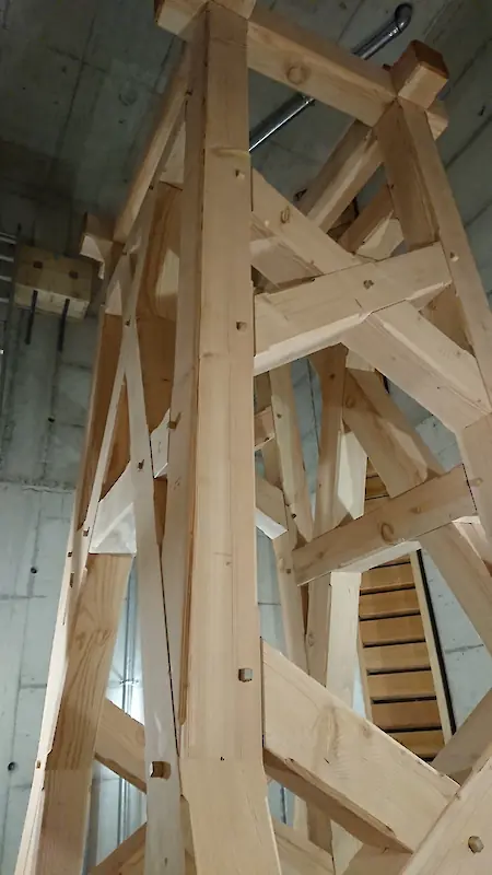 Bild in der Bildergallerie zu Restaurierung des Glockenstuhls der Kirche Sankt Markus, Berlin