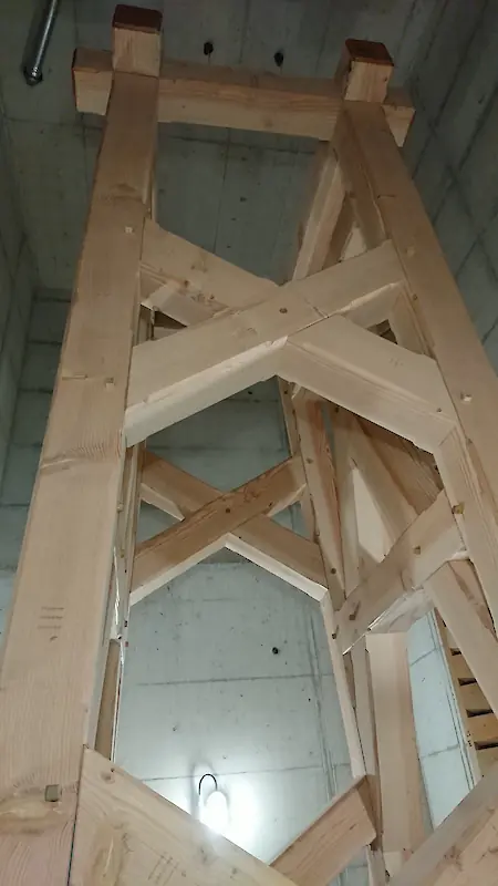 Bild in der Bildergallerie zu Restaurierung des Glockenstuhls der Kirche Sankt Markus, Berlin