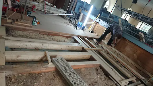 Bild in der Bildergallerie zu Sanierung einer stark abgenutzen Empore in der Kirche Mittelfrohna