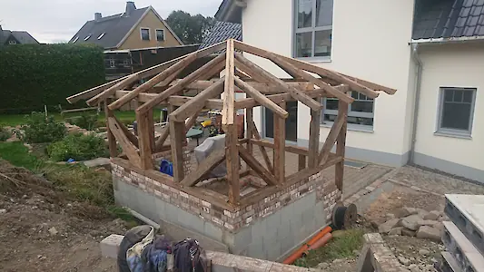 Bild in der Bildergallerie zu Fachwerkgrillhütte Neubau mit Altholz