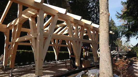 Bild in der Bildergallerie zu Fachwerkcarport Neubau in Fichte